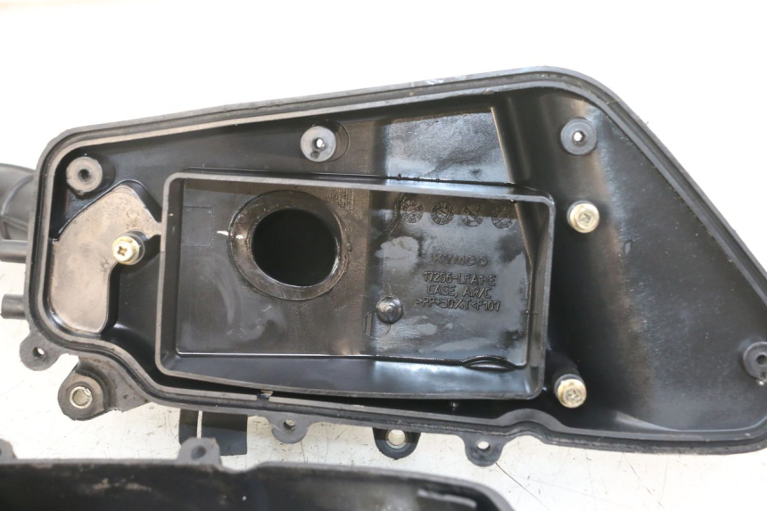 photo de LUFTFILTER KYMCO DINK 4T 50 (2007 - 2018) - Oberflächenzustand und Material