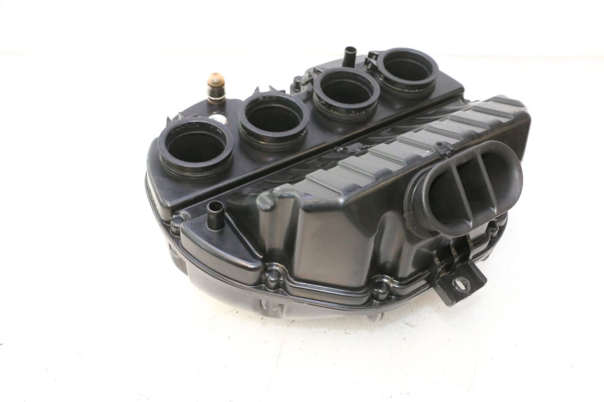 photo de LUFTFILTERKASTEN SUZUKI GSR 600 (2005 - 2012) - Details der Befestigungspunkte