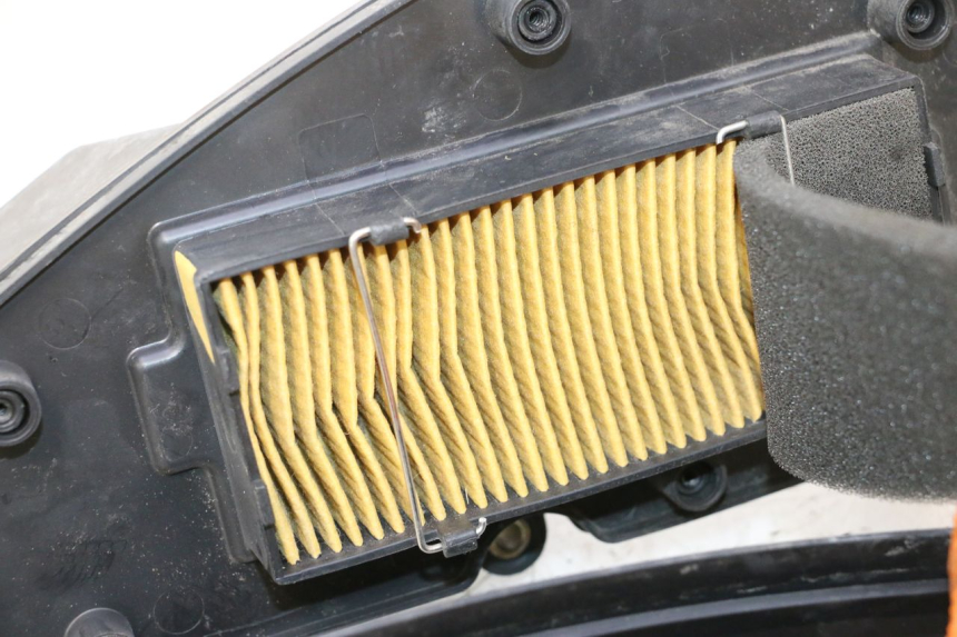 photo de LUFTFILTER PEUGEOT KISBEE 4T 50 (2010 - 2017) - Details der Befestigungspunkte