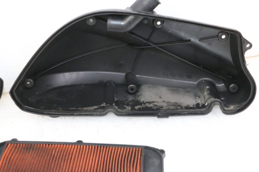 photo de LUFTFILTERKASTEN KYMCO GRAND DINK 125 (2008 - 2014) - Zoom auf Komponenten