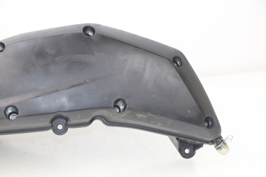 photo de LUFTFILTERKASTEN PEUGEOT METROPOLIS 400 (2017 - 2020) - Details der Befestigungspunkte