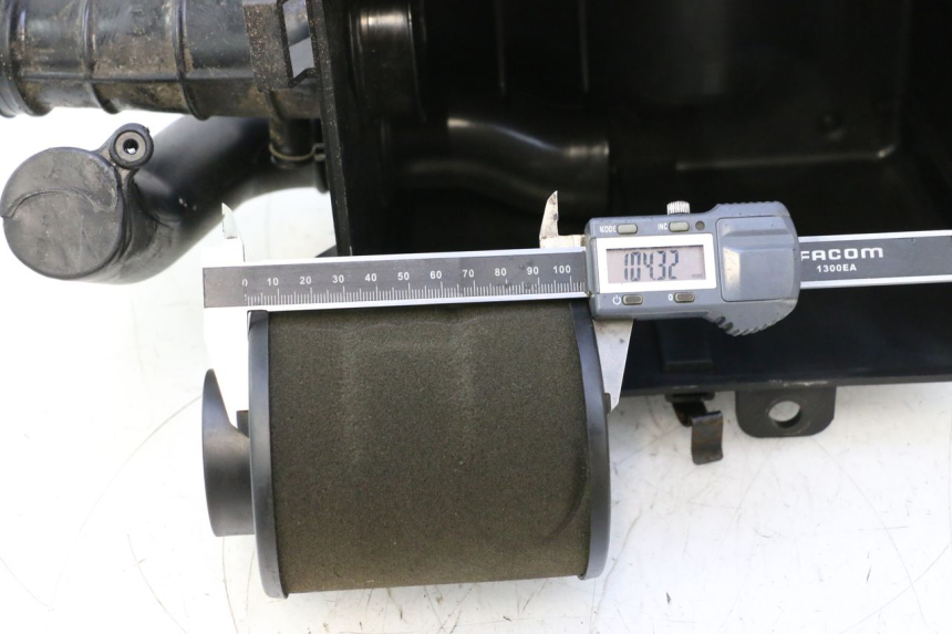photo de LUFTFILTERKASTEN KYMCO MXU R 250 (2004 - 2010) - Oberflächenzustand und Material