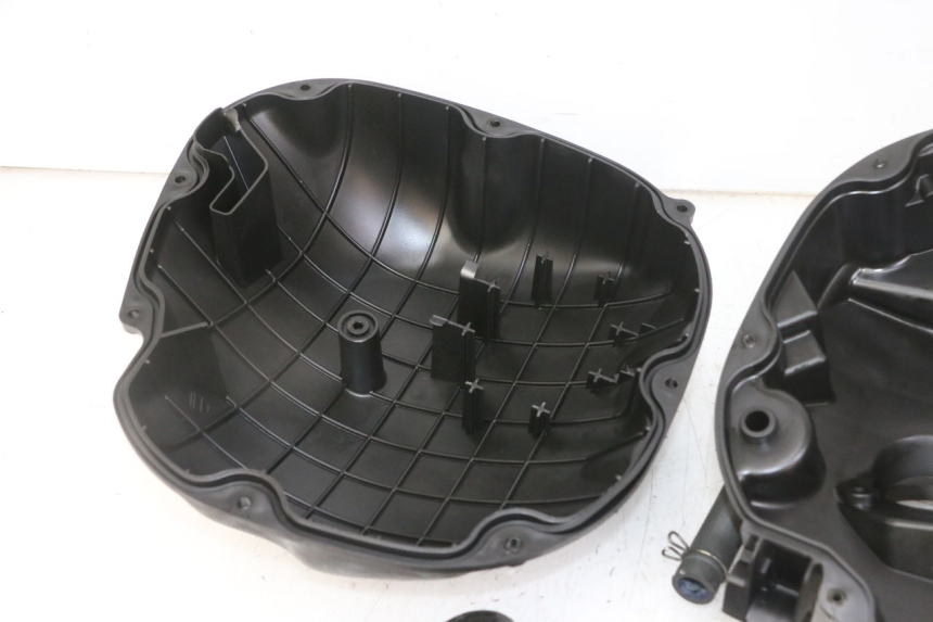 photo de LUFTFILTERKASTEN HONDA NTV DEAUVILLE ABS 700 (2007 - 2016) - Oberflächenzustand und Material