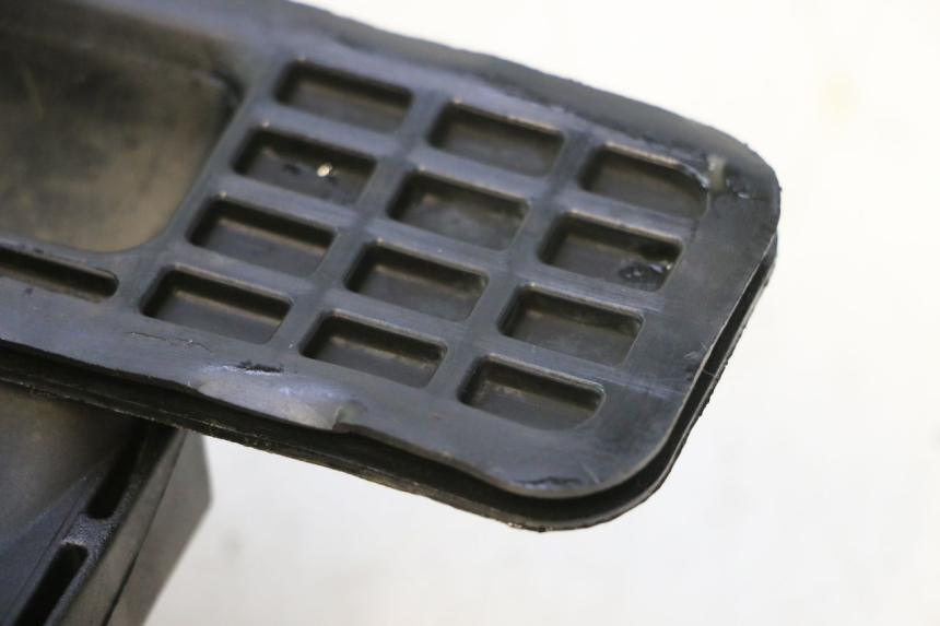photo de LUFTFILTERKASTEN MZ RT 125 (2000 - 2008) - Fokus auf die Struktur