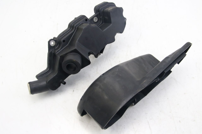 photo de LUFTFILTERKASTEN APRILIA SCARABEO 4T 50 (2009 - 2017) - Details der Befestigungspunkte