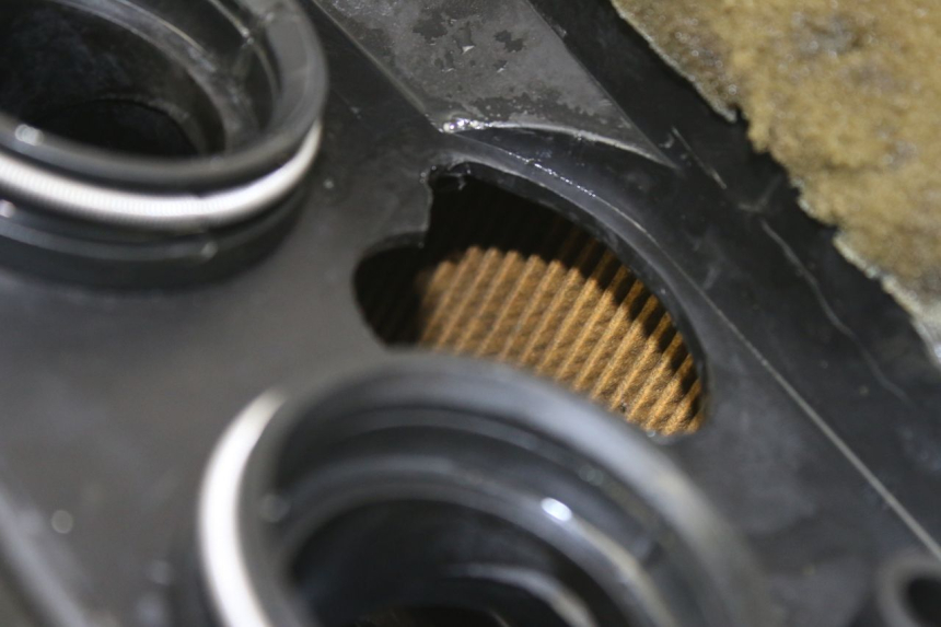 photo de LUFTFILTER TRIUMPH SPRINT ST 955 (1999 - 2001) - Details der Befestigungspunkte