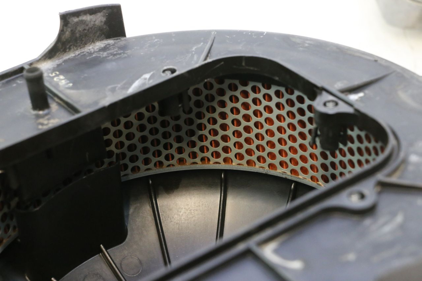 photo de LUFTFILTERKASTEN HONDA ST PAN EUROPEAN 1100 (1990 - 2002) - Details der Befestigungspunkte