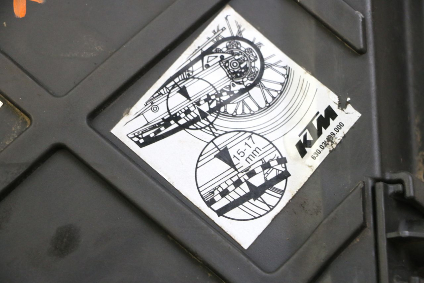 photo de LUFTFILTERKASTEN KTM SUPERENDURO R 950 (2005 - 2009) - Detailansicht des Bauteils