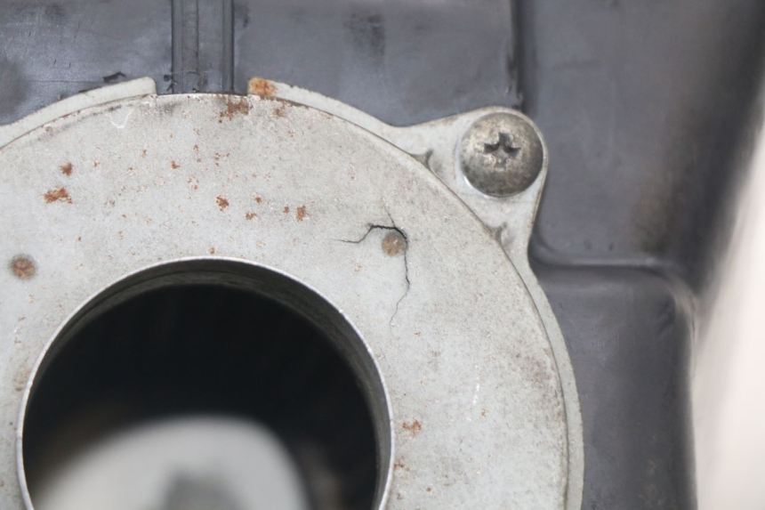 photo de LUFTFILTERKASTEN SUZUKI GS F 500 (2004 - 2007) - Technische Nahaufnahme