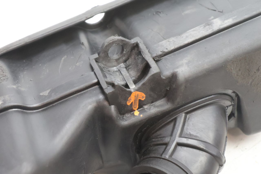 photo de LUFTFILTERKASTEN PIAGGIO VESPA PRIMAVERA 2T 50 (2013 - 2018) - Oberflächenzustand und Material