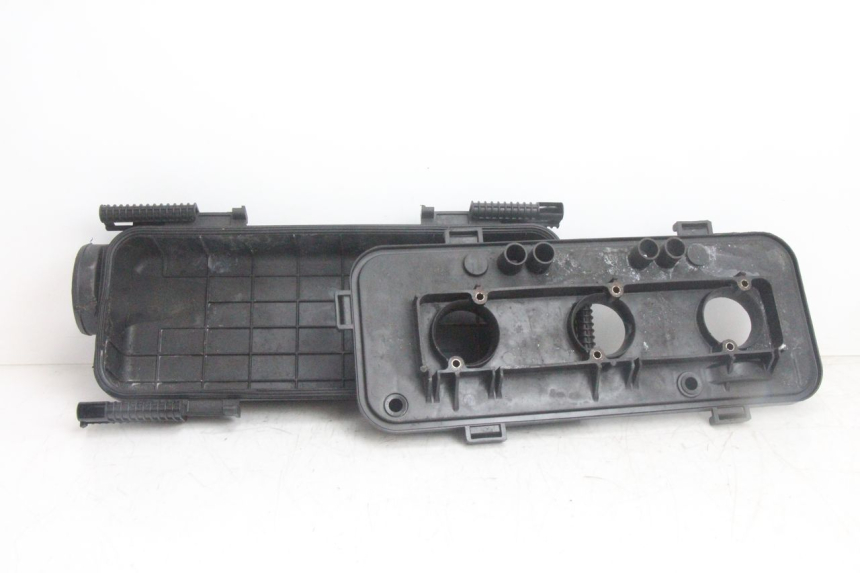 photo de LUFTFILTERKASTEN YAMAHA WAVE RUNNER GP R 1200 (2000 - 2003) - Details der Befestigungspunkte