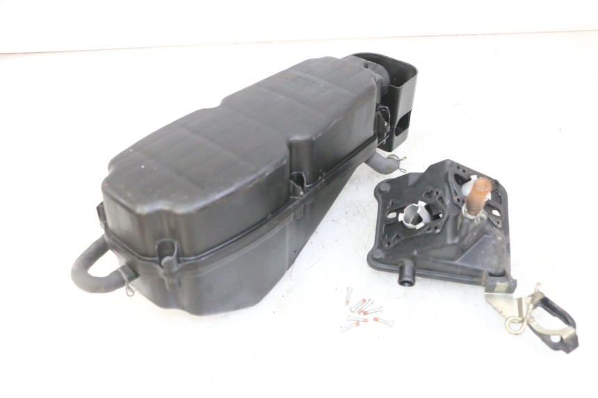 photo de LUFTFILTERKASTEN HONDA XLV VARADERO 125 (2000 - 2006) - Technische Nahaufnahme