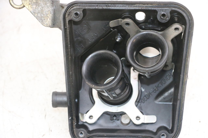 photo de LUFTFILTERKASTEN HONDA XLV VARADERO 125 (2000 - 2006) - Details der Befestigungspunkte