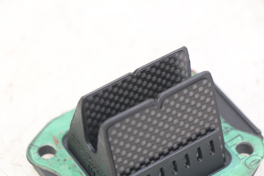 photo de ANSAUGSTUTZEN HONDA CR 80 (2001 - 2003) - Zoom auf Gebrauchszustand