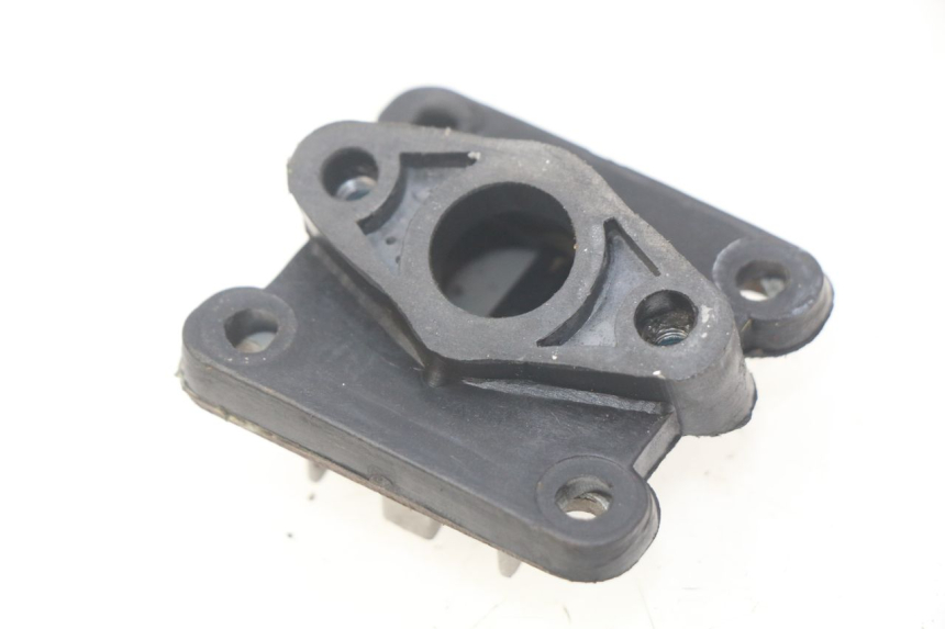 photo de VERGASERFLANSCH POCKET BIKE CROSS 50 - Detailansicht des Bauteils