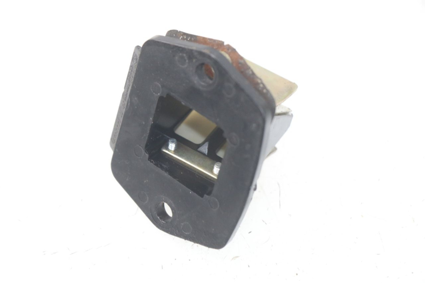 photo de ANSAUGSTUTZEN PIAGGIO FLY 2T 50 (2004 - 2017) - Detailansicht des Bauteils