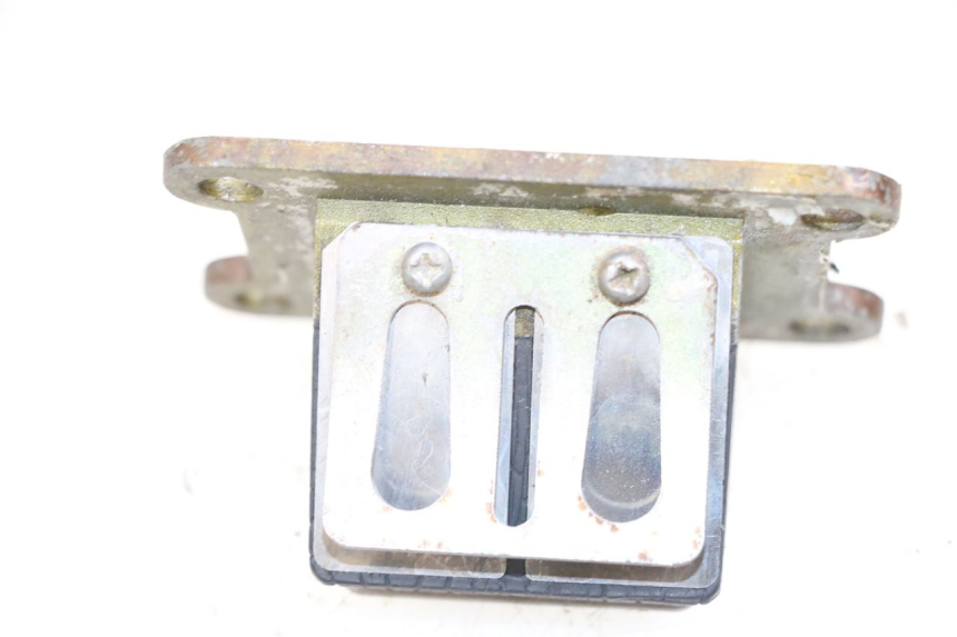 photo de ANSAUGSTUTZEN RIEJU MRT 50 (2009 - 2017) - Zoom auf Gebrauchszustand