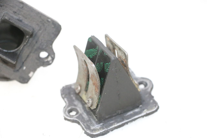 photo de ANSAUGSTUTZEN PIAGGIO TYPHOON 50 (1993 - 1999) - Oberflächenzustand und Material