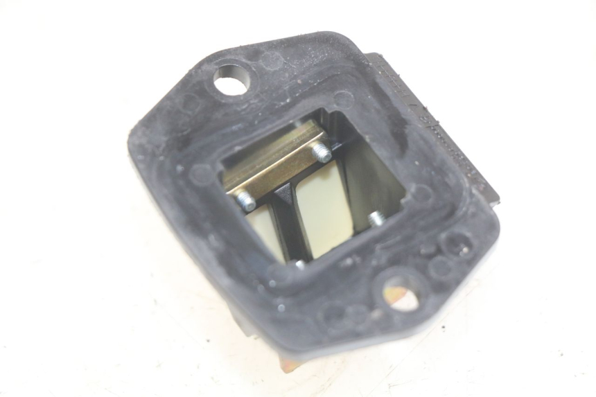 photo de ANSAUGSTUTZEN PIAGGIO VESPA S 2T 50 (2007 - 2014) - Detailansicht des Bauteils