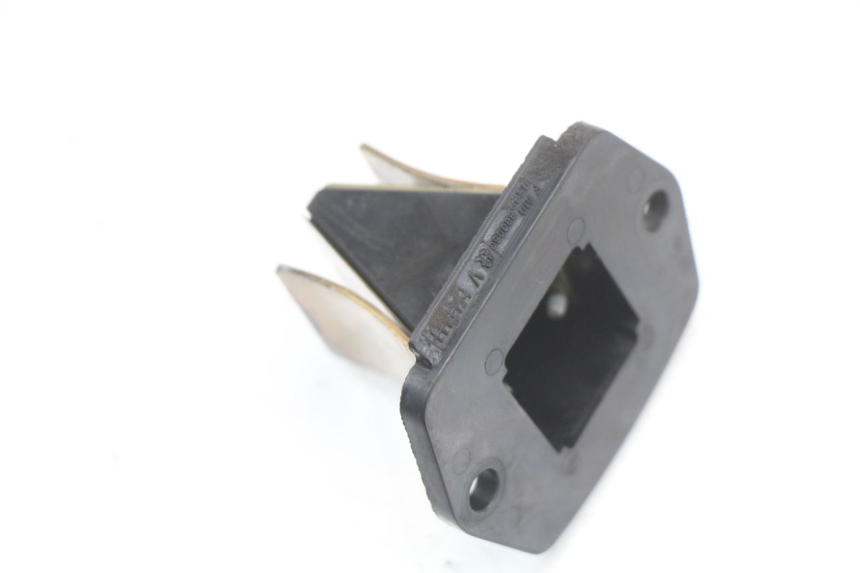 photo de VERGASERFLANSCH PIAGGIO ZIP 2T 50 (2009 - 2019) - Detailansicht des Bauteils