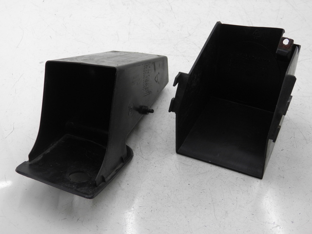 photo de HANDSCHUHFACH YAMAHA YP MAJESTY 125 (2007 - 2010) - Hauptansicht