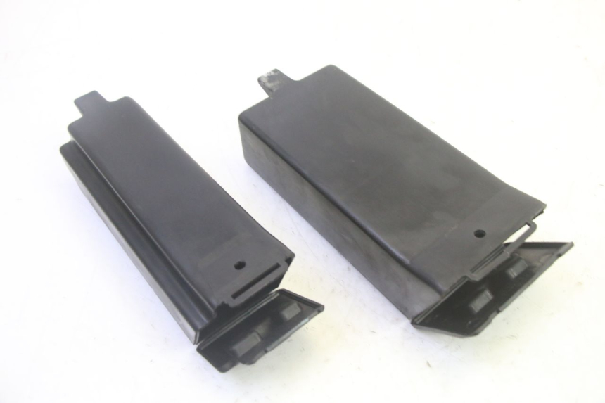 photo de HANDSCHUHFACH KAWASAKI GPX R WARBIRD 600 (1988 - 1993) - Detailansicht des Bauteils