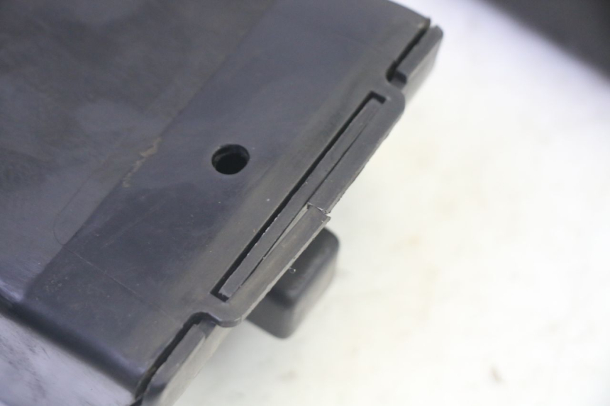 photo de HANDSCHUHFACH KAWASAKI GPX R WARBIRD 600 (1988 - 1993) - Technische Nahaufnahme