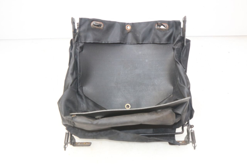 photo de HANDSCHUHFACH KEEWAY HURRICANE 50 (2006 - 2019) - Details der Befestigungspunkte