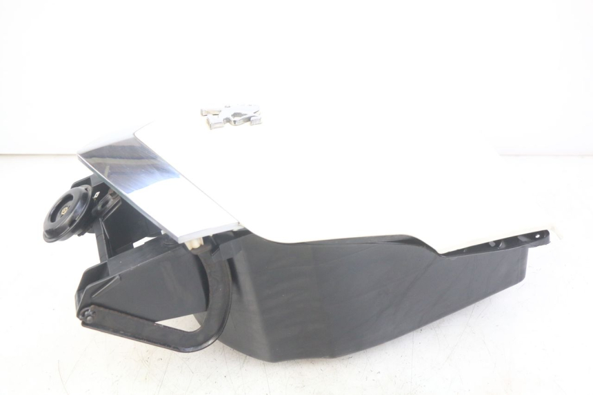 photo de HANDSCHUHFACH PEUGEOT VIVACITY NEW 4T 50 (2008 - 2017) - Oberflächenzustand und Material