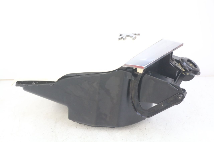 photo de HANDSCHUHFACH PEUGEOT VIVACITY NEW 4T 50 (2008 - 2017) - Kennzeichnungen und Originalreferenzen