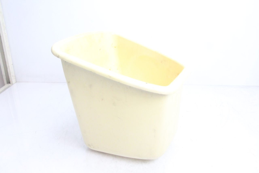 photo de HANDSCHUHFACH YAMAHA WAVE RUNNER GP R 1200 (2000 - 2003) - Detailansicht des Bauteils