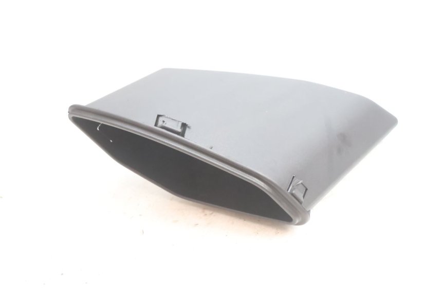 photo de HANDSCHUHFACH PIAGGIO X9 EVOLUTION 125 (2003 - 2007) - Technische Nahaufnahme