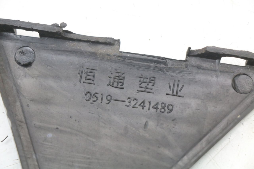 photo de HANDSCHUHFACH SYM XS 125 (2007 - 2016) - Details der Befestigungspunkte