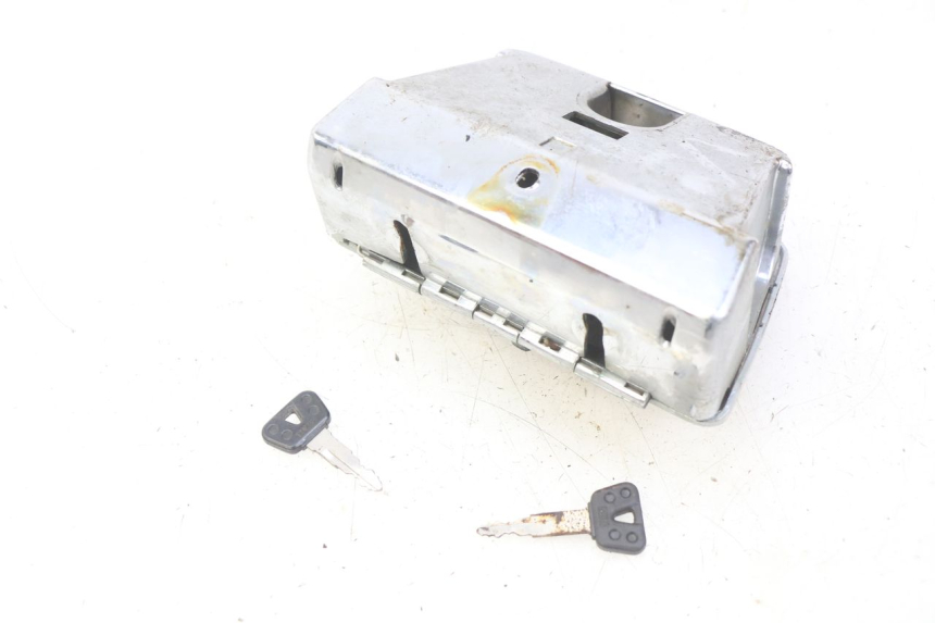 photo de HANDSCHUHFACH YAMAHA XV VIRAGO 750 (1984 - 1998) - Zoom auf Gebrauchszustand