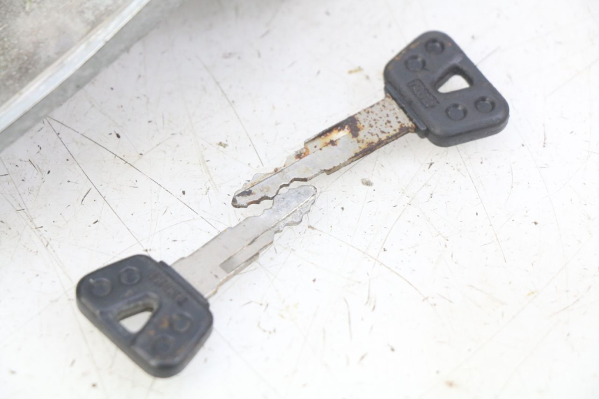 photo de HANDSCHUHFACH YAMAHA XV VIRAGO 750 (1984 - 1998) - Oberflächenzustand und Material