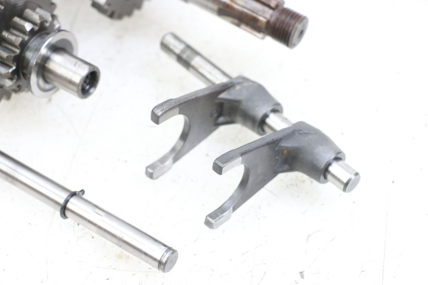 photo de Getriebe HYOSUNG GV AQUILA 125 (2000 - 2009) - Fokus auf die Struktur