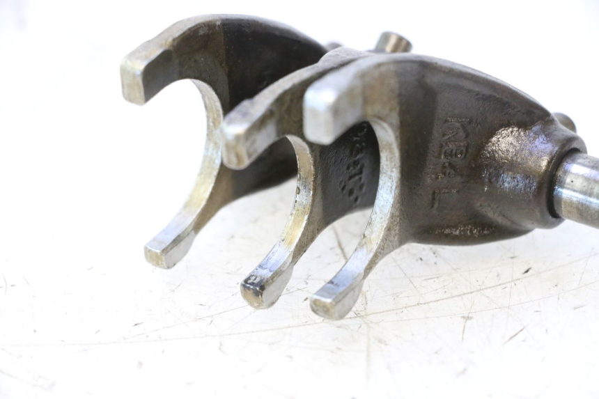 photo de GETRIEBE  HONDA CB TWO FIFTY 250 (1991 - 2002) - Details der Befestigungspunkte