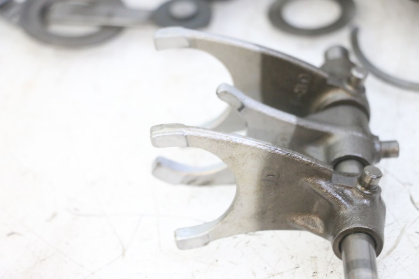 photo de GETRIEBE SUZUKI GS GSE 500 (2001 - 2003) - Alternativer Blickwinkel