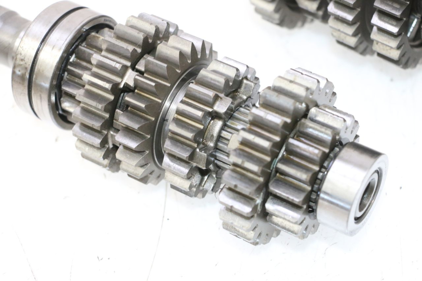 photo de GETRIEBE  SUZUKI GSR 600 (2005 - 2012) - Details der Befestigungspunkte