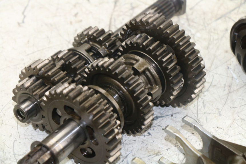 photo de GETRIEBE  HONDA XLV VARADERO 125 (2000 - 2006) - Details der Befestigungspunkte