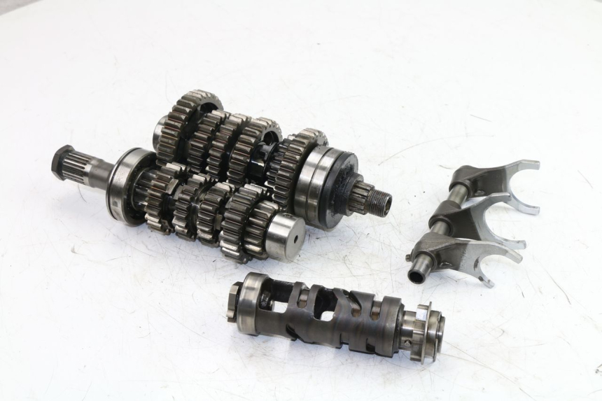 photo de GETRIEBE  SUZUKI GSF S BANDIT ABS 650 (2005 - 2006) - Weitere Ansicht des Artikels