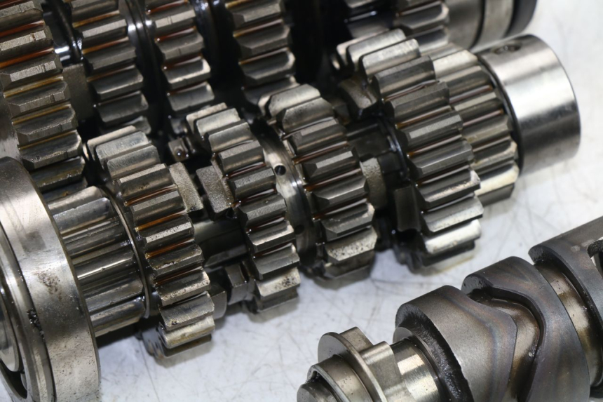 photo de GETRIEBE  SUZUKI GSF S BANDIT ABS 650 (2005 - 2006) - Alternativer Blickwinkel