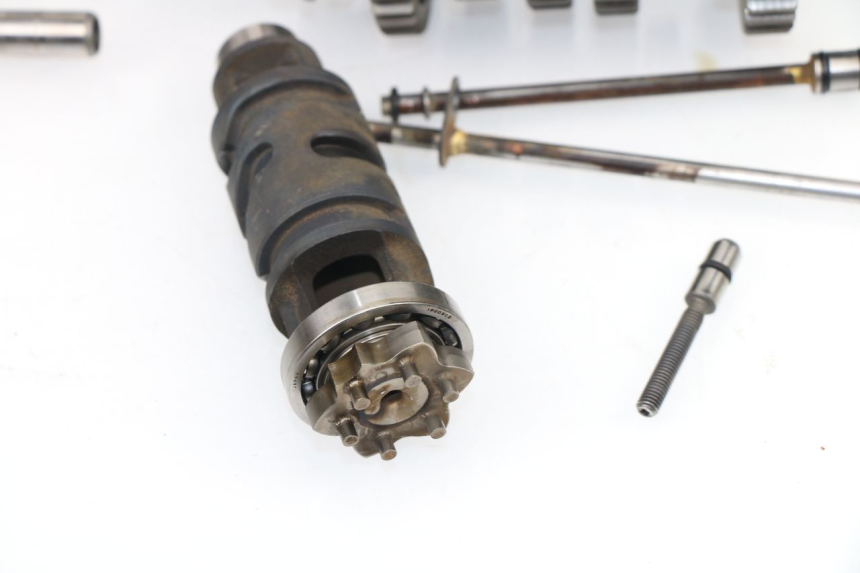 photo de GETRIEBE  YAMAHA XJ6 ABS 600 (2008 - 2016) - Details der Befestigungspunkte