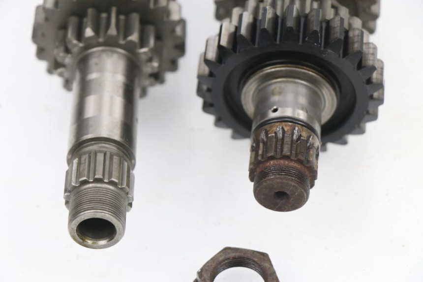 photo de GETRIEBE  YAMAHA YZF YZ-F 450 (2006 - 2009) - Details der Befestigungspunkte