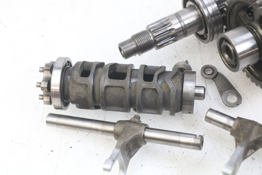 photo de GETRIEBE KAWASAKI ZX-6R ZX6R 600 (1995 - 1997) - Fokus auf die Struktur