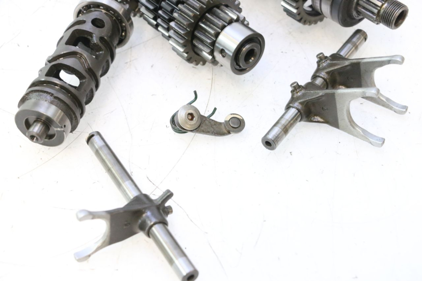 photo de GETRIEBE  KAWASAKI ZX-6R ZX6R 600 (2000 - 2002) - Fokus auf die Struktur
