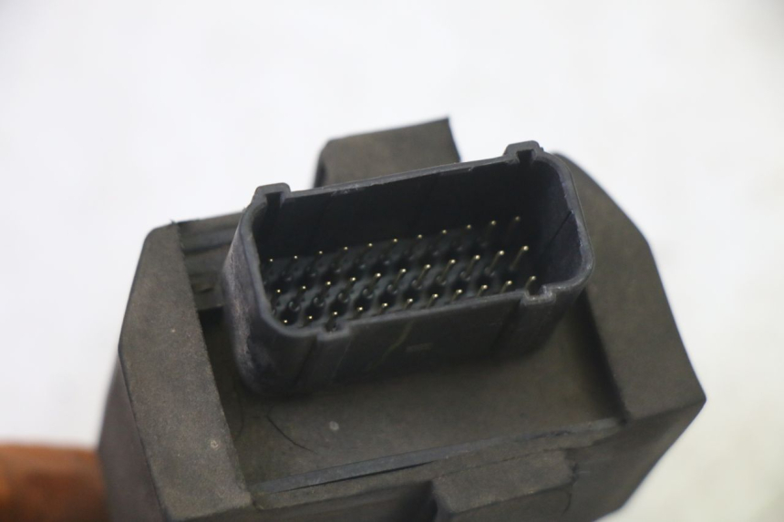 photo de CDI STEUERGERÄT HONDA CBF 125 (2009 - 2015) - Alternative Perspektive