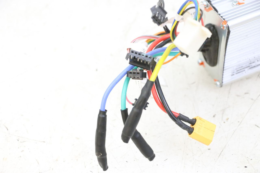 photo de CDI STEUERGERÄT URBANGLIDE E-CROSS PRO 1 - Oberflächenzustand und Material