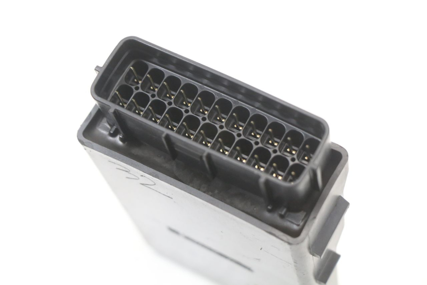 photo de CDI-STEUERGERäT HONDA FES PANTHEON 2T 125 (1998 - 2002) - Zoom auf Gebrauchszustand