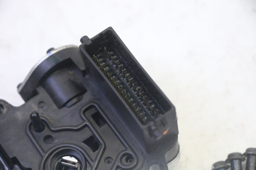 photo de CDI STEUERGERÄT HONDA FES S-WING SWING ABS 125 (2007 - 2015) - Zoom auf Gebrauchszustand